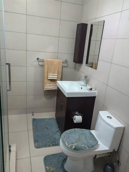 Classy And Cosy Apt - Dainfern Сандтън Екстериор снимка