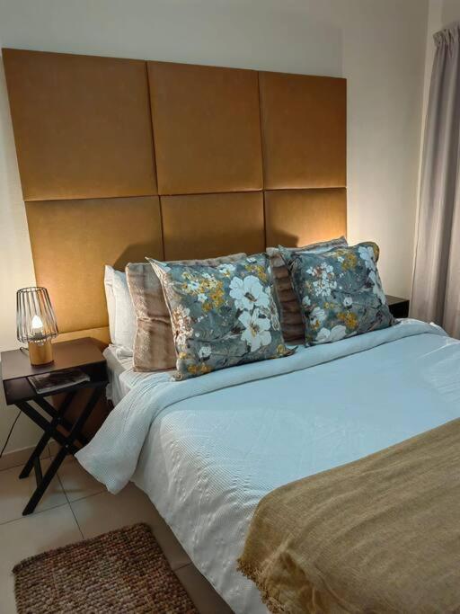 Classy And Cosy Apt - Dainfern Сандтън Екстериор снимка